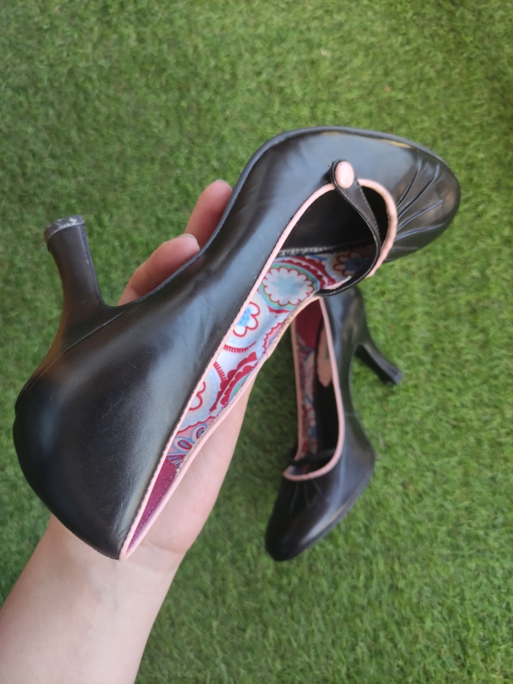 Vintage Y2k 2005 Steve Madden Black and Pink Mary Jane Heels - Picture 5 of 6